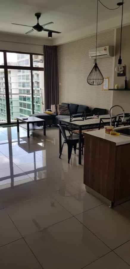 Pangsapuri 12-cozy Mount Austin Palazio 3bedroom For 6pax Johor Bahru